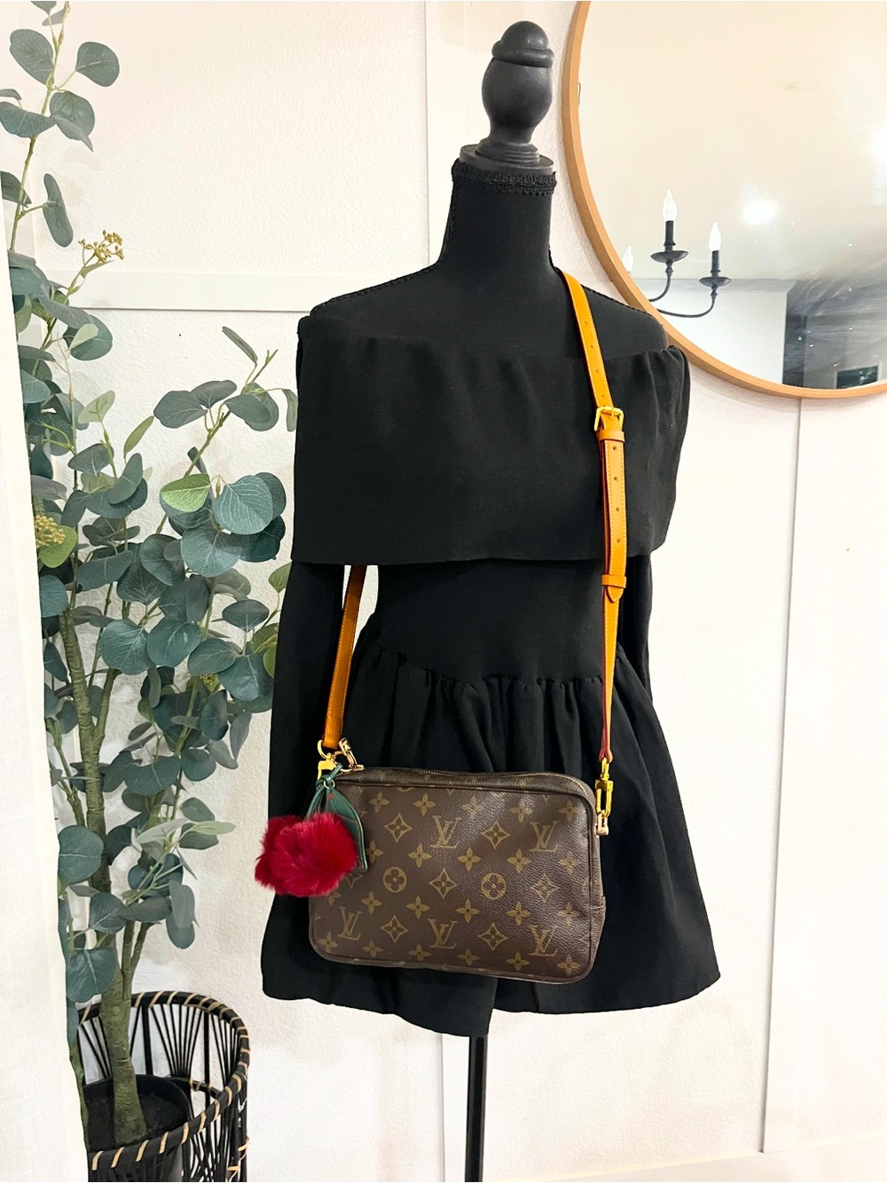 Louis Vuitton - Picture 3 of 14
